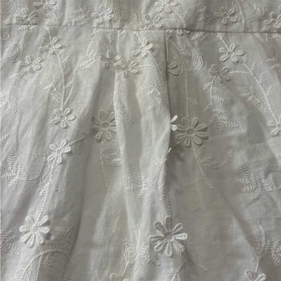 Beautiful Adrianna Papell White 3D Floral Embroidered Boxy Cap Sleeve Blouse. M - Picture 14 of 16